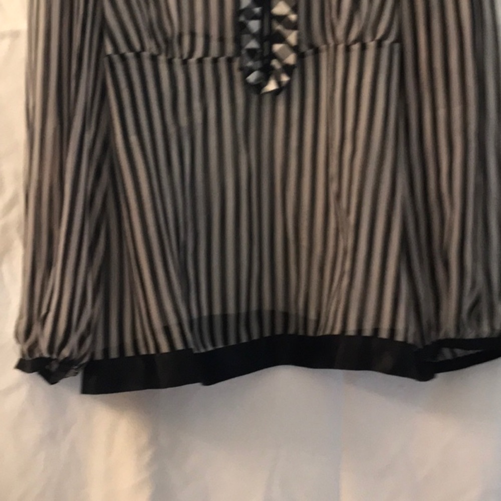 Blouse - Picture 2 of 5